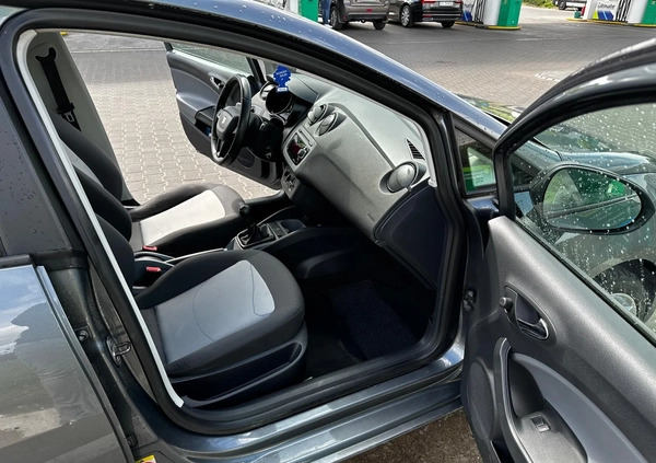 Seat Ibiza cena 19500 przebieg: 177000, rok produkcji 2012 z Poznań małe 154